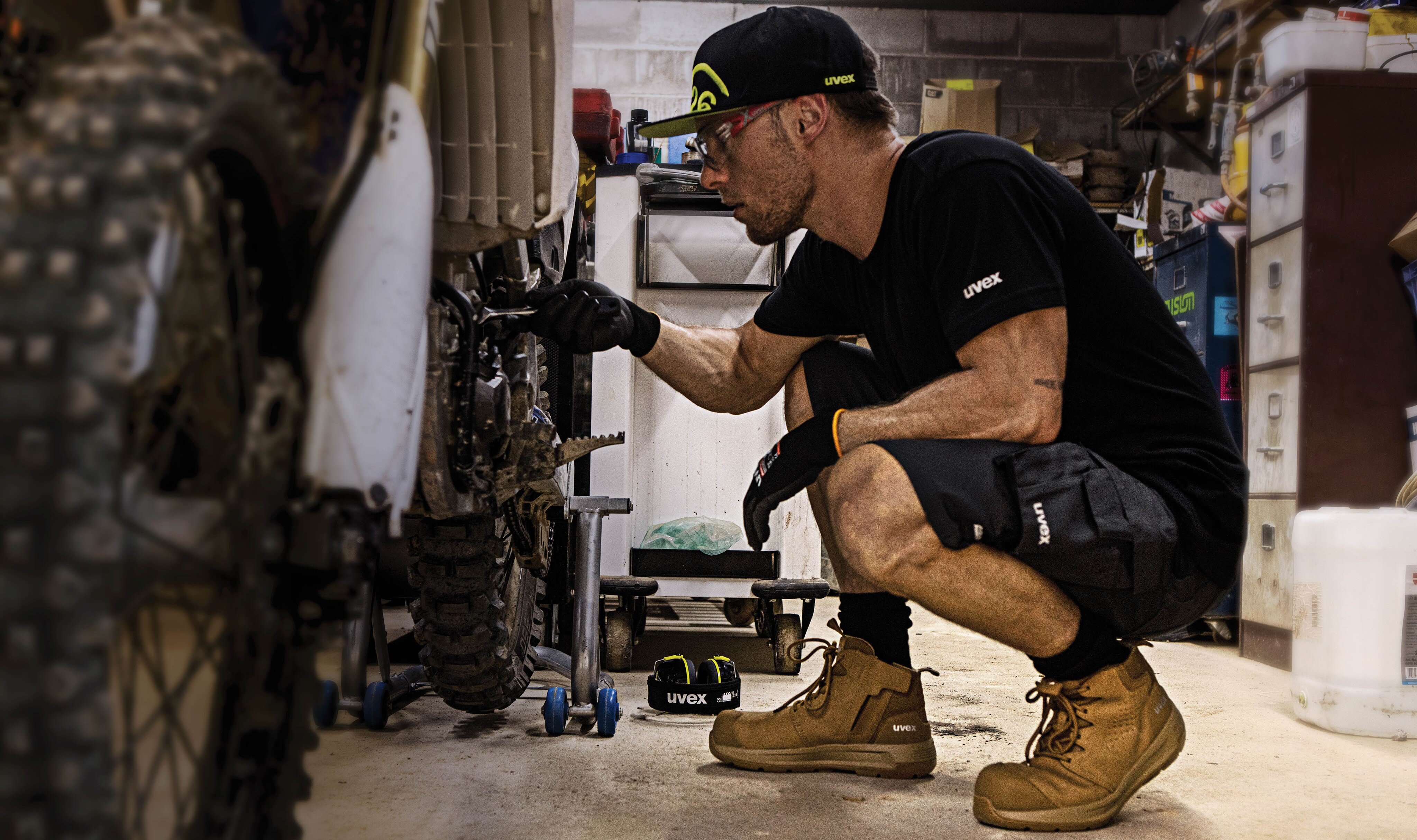 Uvex safety footwear