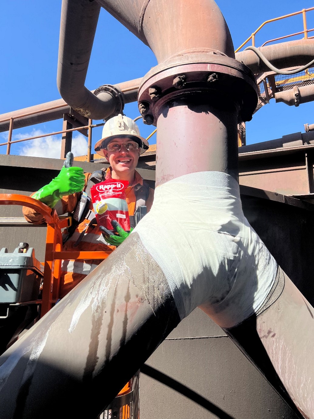 Fixing Pipe Leaks with Rapp-it pipe repair bandage