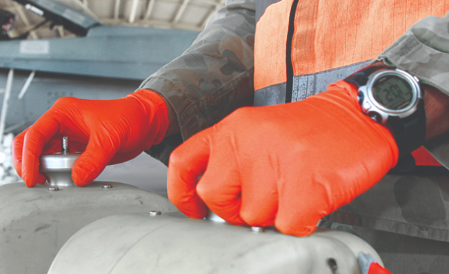 Nitrile Disposable Gloves: Why Thicker Doesn’t Mean Better