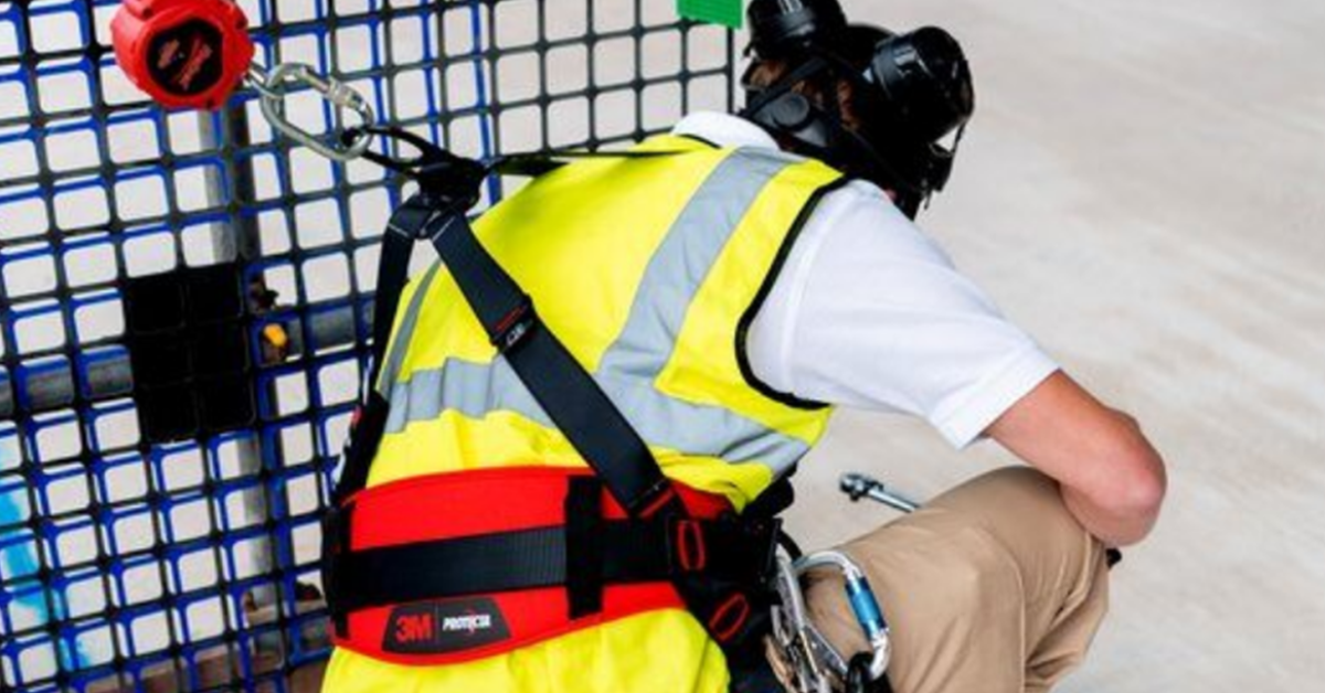 How Personal Self-Retracting Lifelines Help Prevent Falls